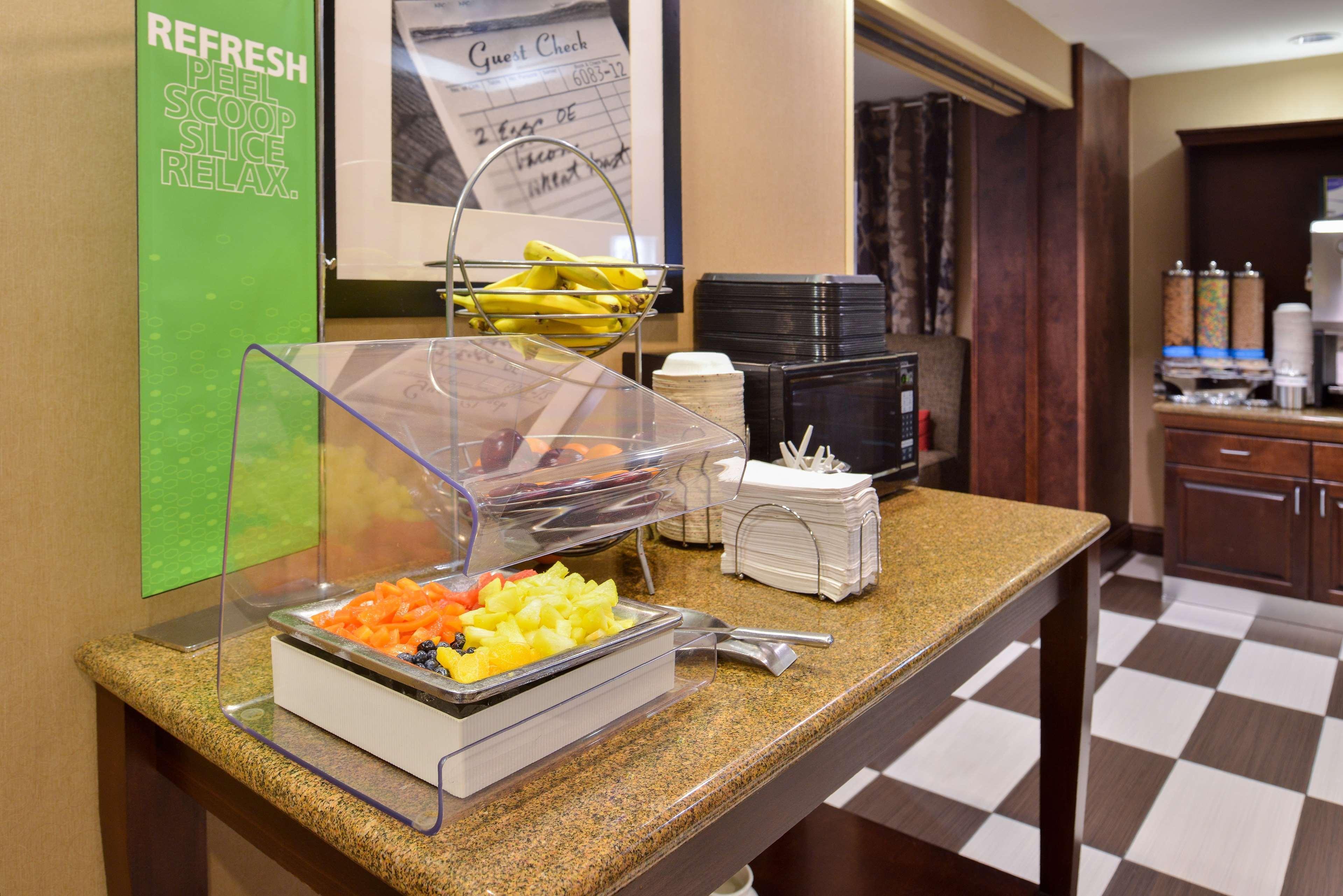 Hampton Inn Стейтсвилл Экстерьер фото
