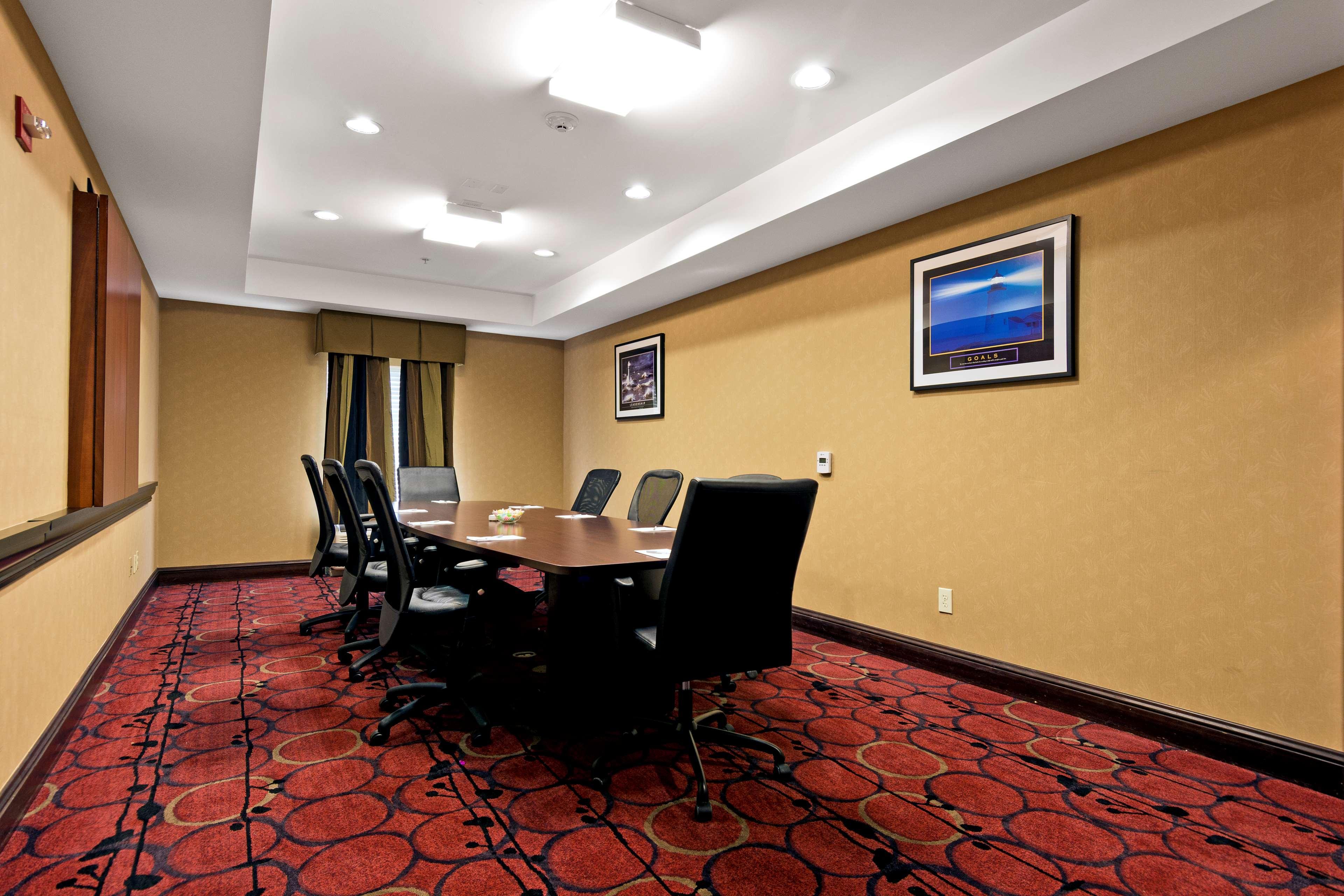 Hampton Inn Стейтсвилл Экстерьер фото
