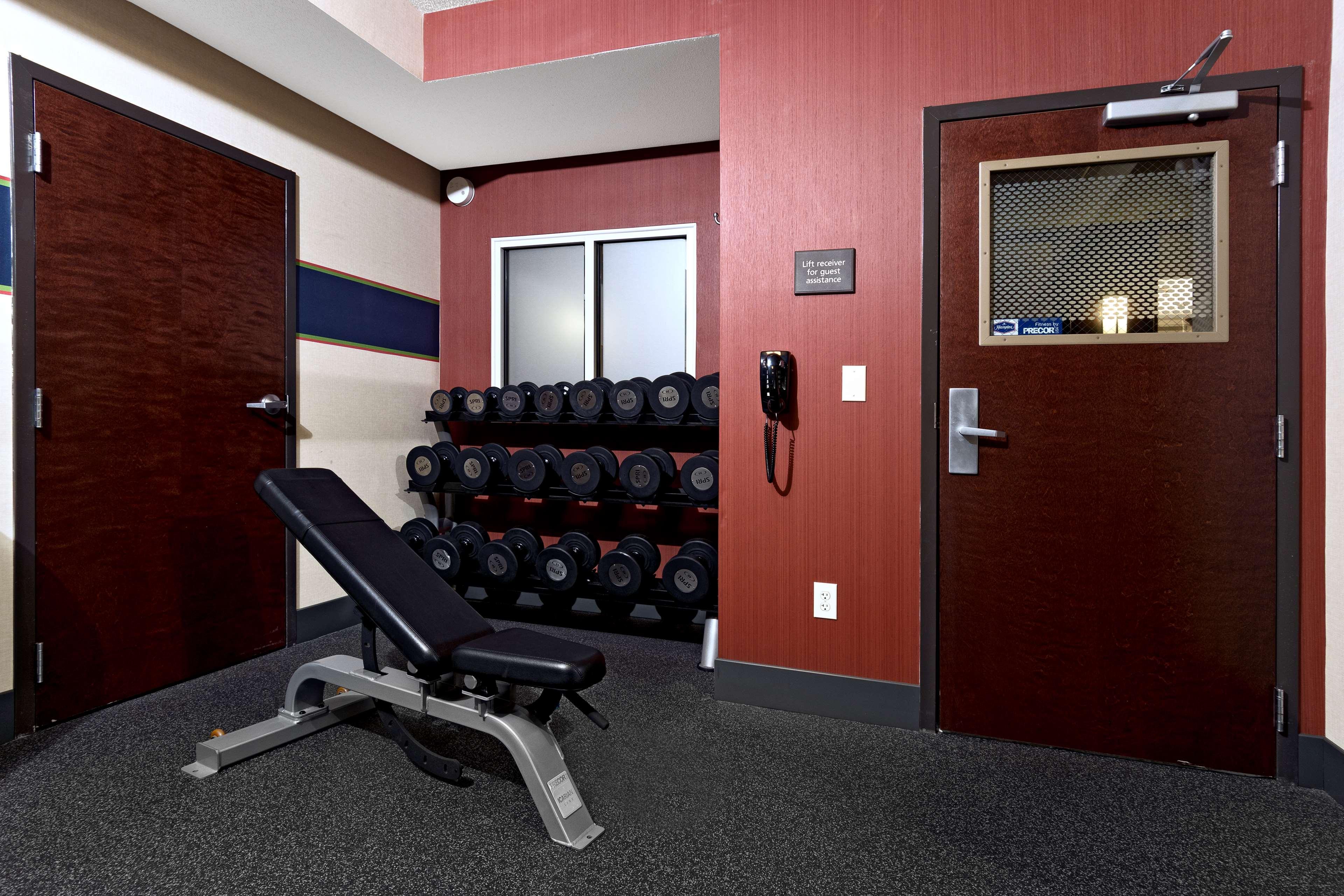 Hampton Inn Стейтсвилл Экстерьер фото