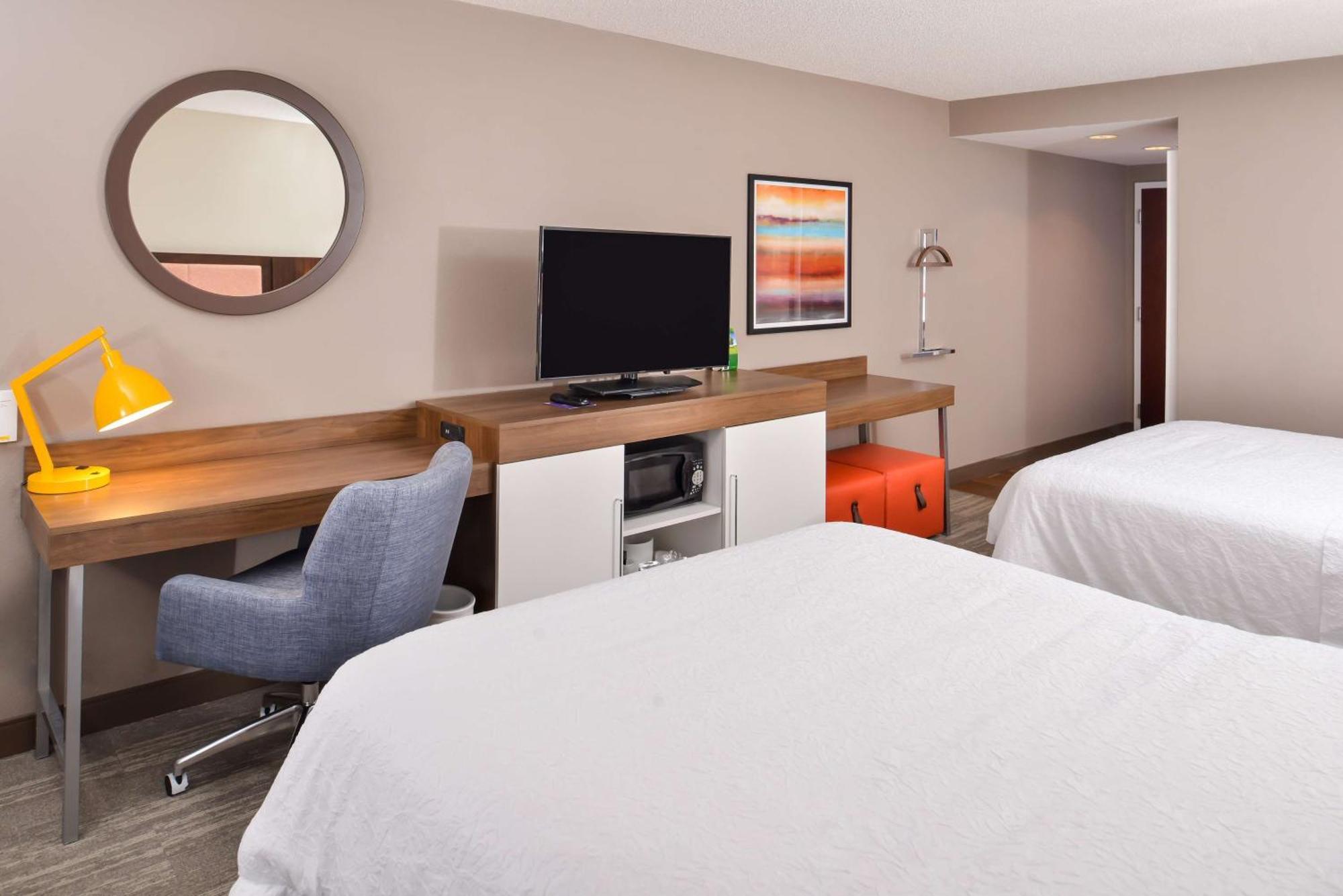 Hampton Inn Стейтсвилл Экстерьер фото