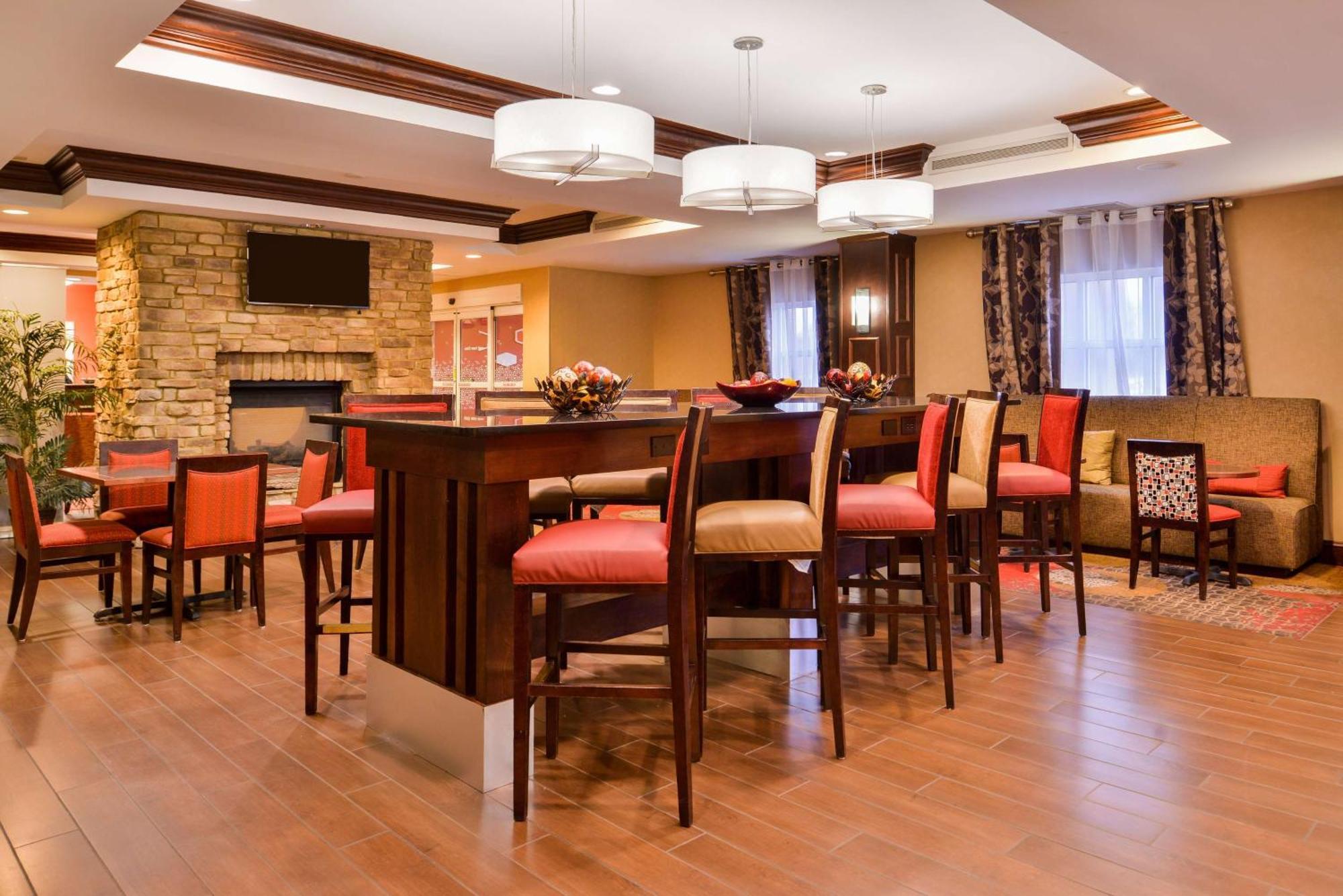 Hampton Inn Стейтсвилл Экстерьер фото