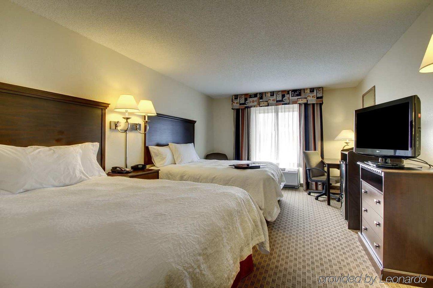Hampton Inn Стейтсвилл Номер фото